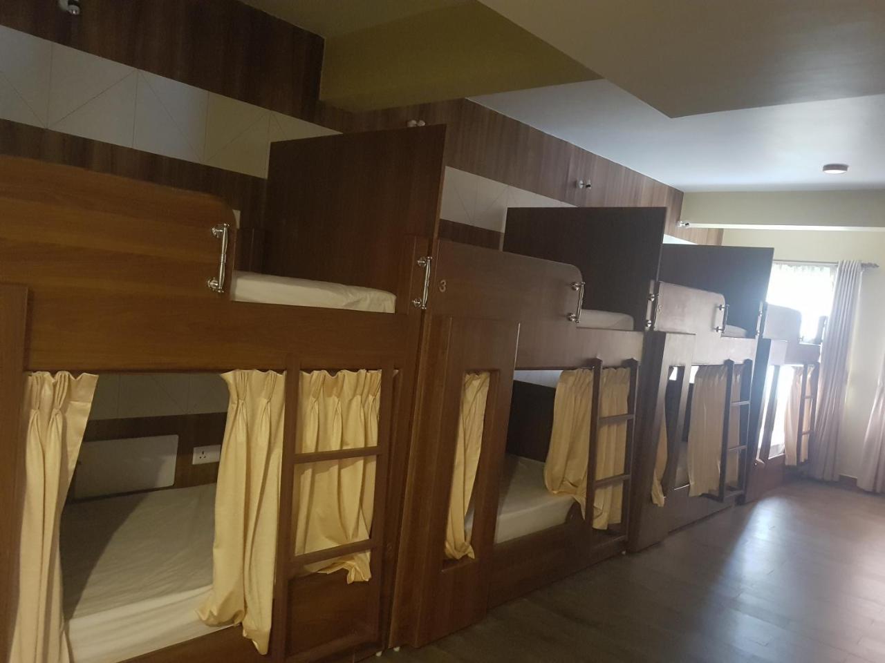Om Gaura Hotel Pokhara Bagian luar foto