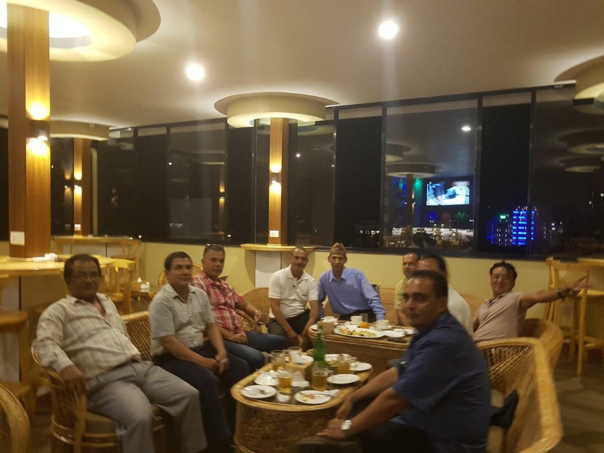 Om Gaura Hotel Pokhara Bagian luar foto