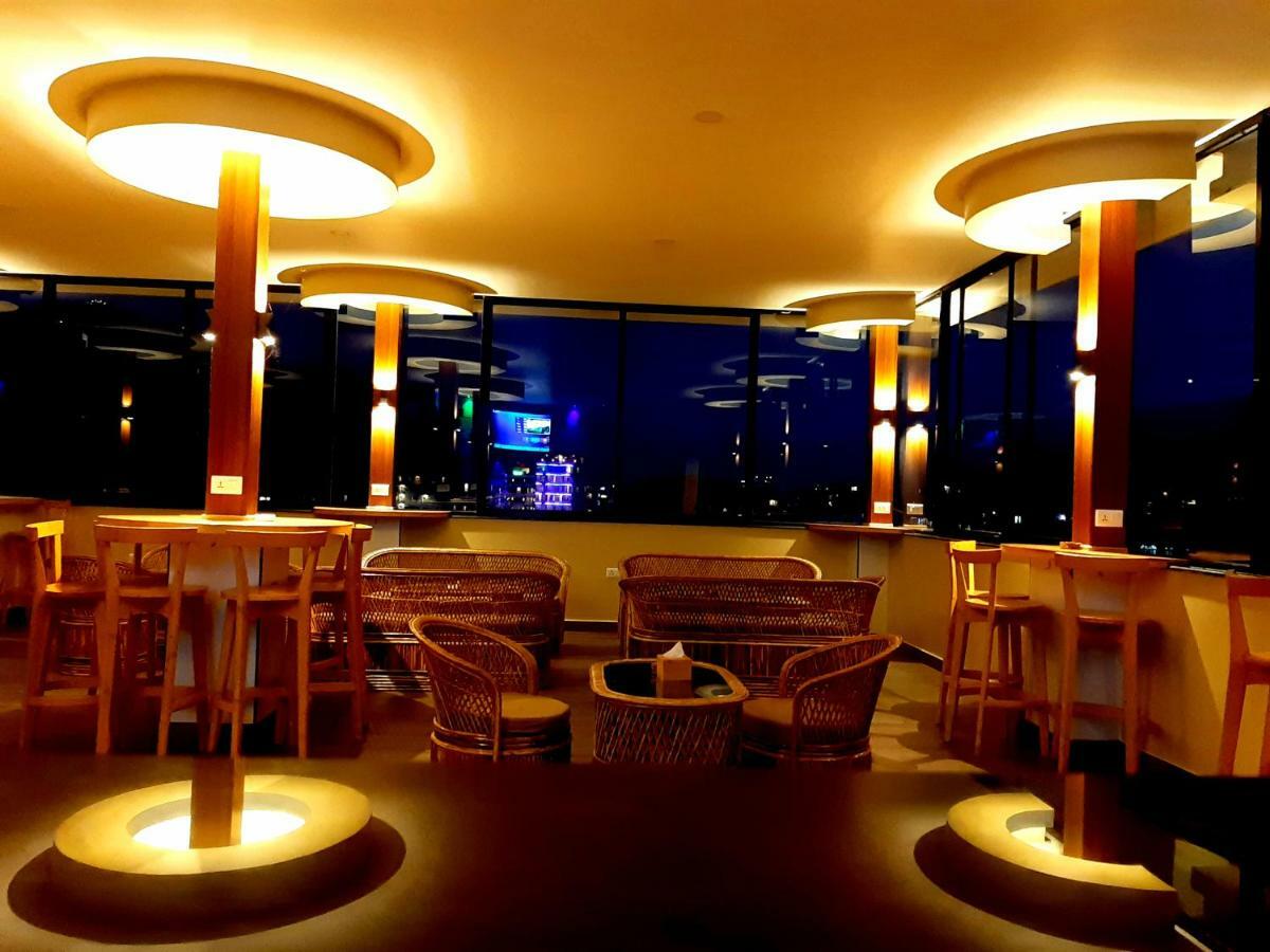 Om Gaura Hotel Pokhara Bagian luar foto