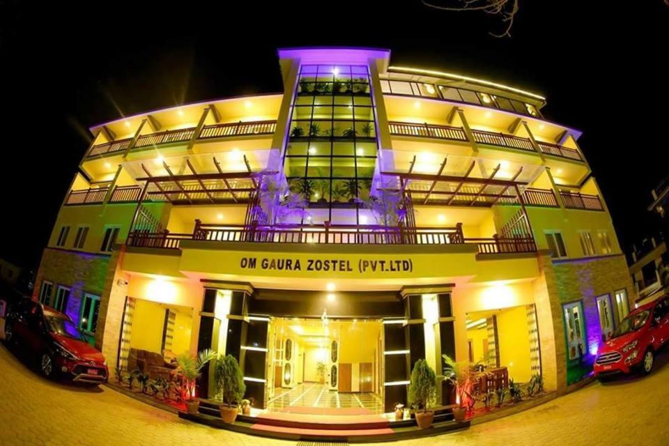 Om Gaura Hotel Pokhara Bagian luar foto