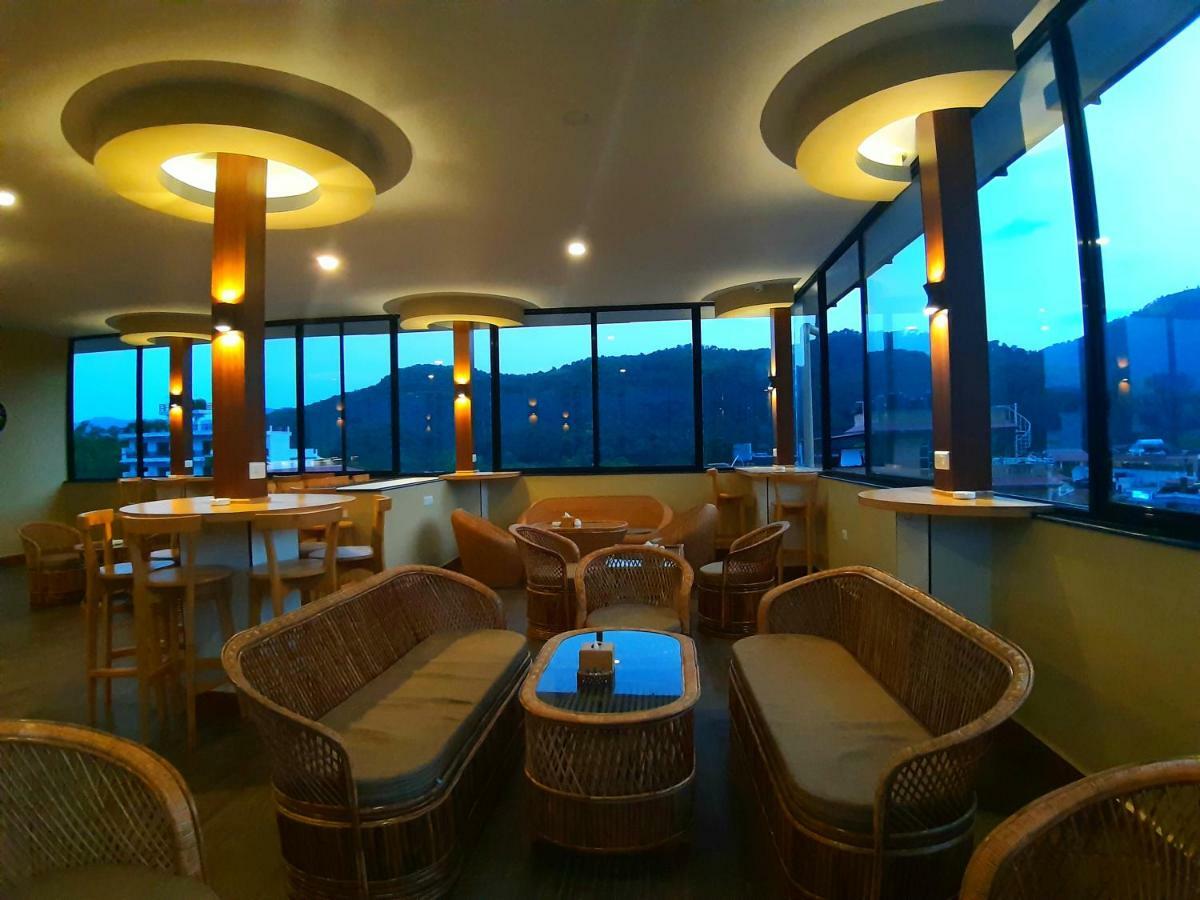 Om Gaura Hotel Pokhara Bagian luar foto