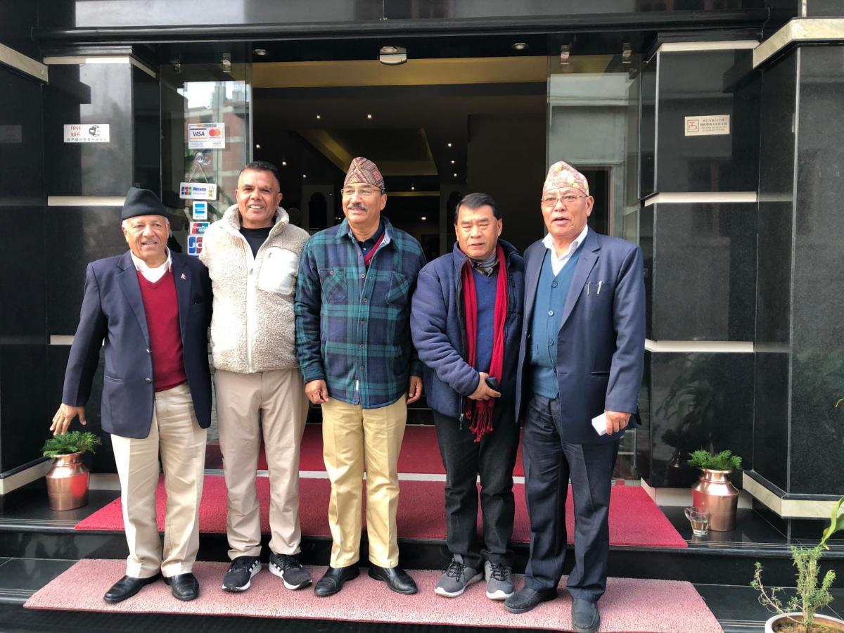 Om Gaura Hotel Pokhara Bagian luar foto